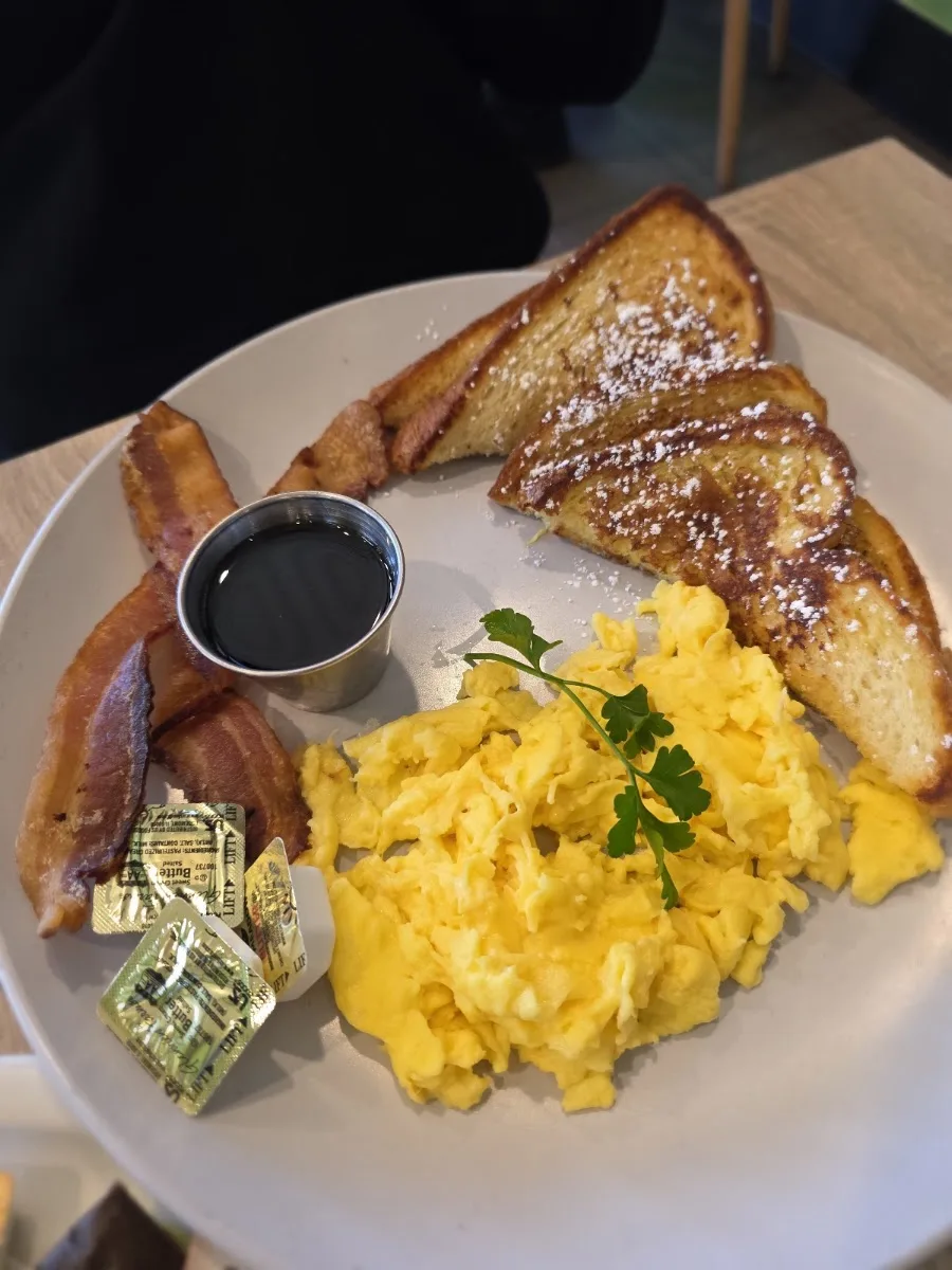EJ's Meridian Cafe, breakfast spot in North Naples, Naples FL