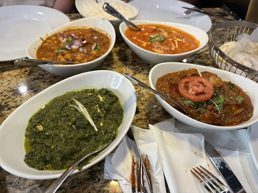 𝑳𝒆 𝑰𝒏𝒅𝒚𝒂 𝑵𝒂𝒑𝒍𝒆𝒔- 𝑰𝒏𝒅𝒊𝒂𝒏 𝑹𝒆𝒔𝒕𝒂𝒖𝒓𝒂𝒏𝒕, lunch spot in Pelican Bay, Naples FL