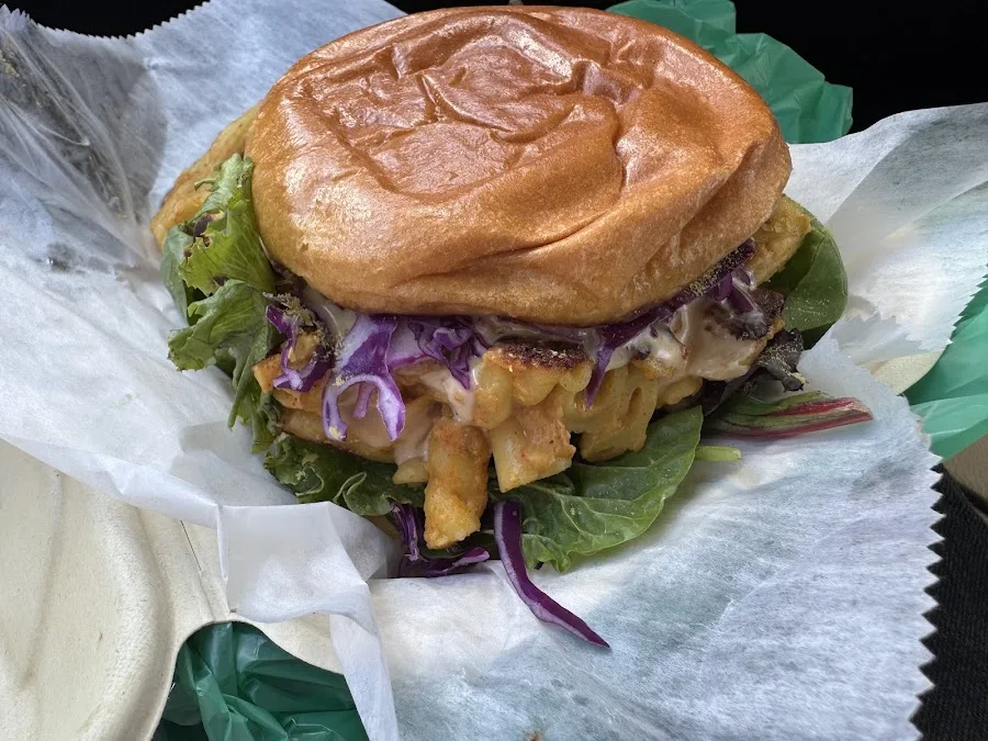 Organically Twisted, places to eat outside in Central Naples, Naples FL