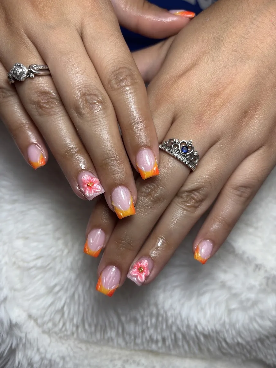 Sunny Lux Nails ( 10% discount for new customers to experience the difference in our services), nail salon in East Naples, Naples FL