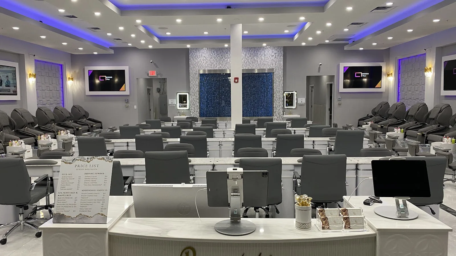 Luxury Nails & Spa